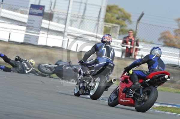 Motorcycle action photographs;Trackday digital images;donington;donington park leicestershire;donington photographs;event digital images;eventdigitalimages;no limits trackday;peter wileman photography;trackday;trackday photos