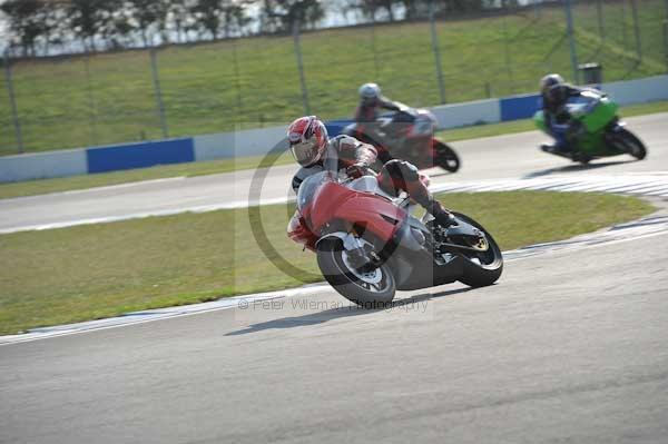 Motorcycle action photographs;Trackday digital images;donington;donington park leicestershire;donington photographs;event digital images;eventdigitalimages;no limits trackday;peter wileman photography;trackday;trackday photos