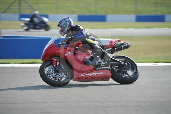 Motorcycle action photographs;Trackday digital images;donington;donington park leicestershire;donington photographs;event digital images;eventdigitalimages;no limits trackday;peter wileman photography;trackday;trackday photos
