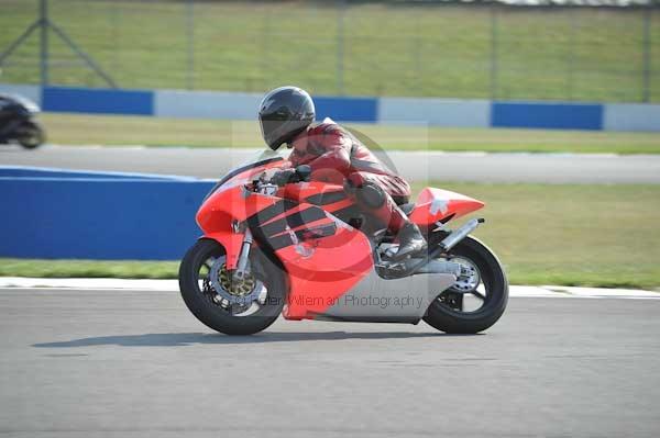 Motorcycle action photographs;Trackday digital images;donington;donington park leicestershire;donington photographs;event digital images;eventdigitalimages;no limits trackday;peter wileman photography;trackday;trackday photos