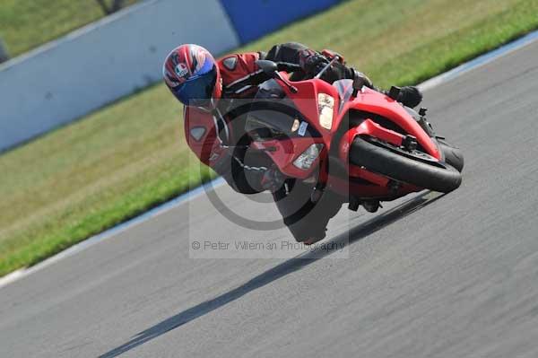 Motorcycle action photographs;Trackday digital images;donington;donington park leicestershire;donington photographs;event digital images;eventdigitalimages;no limits trackday;peter wileman photography;trackday;trackday photos