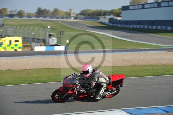 Motorcycle action photographs;Trackday digital images;donington;donington park leicestershire;donington photographs;event digital images;eventdigitalimages;no limits trackday;peter wileman photography;trackday;trackday photos