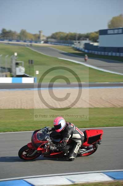 Motorcycle action photographs;Trackday digital images;donington;donington park leicestershire;donington photographs;event digital images;eventdigitalimages;no limits trackday;peter wileman photography;trackday;trackday photos
