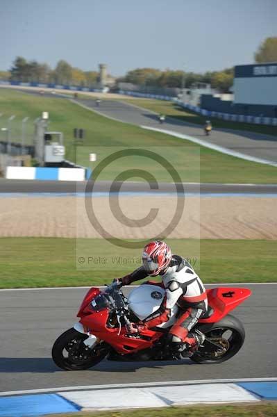 Motorcycle action photographs;Trackday digital images;donington;donington park leicestershire;donington photographs;event digital images;eventdigitalimages;no limits trackday;peter wileman photography;trackday;trackday photos