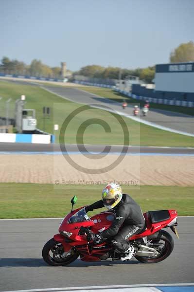 Motorcycle action photographs;Trackday digital images;donington;donington park leicestershire;donington photographs;event digital images;eventdigitalimages;no limits trackday;peter wileman photography;trackday;trackday photos