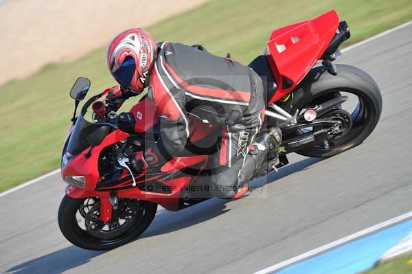 Motorcycle action photographs;Trackday digital images;donington;donington park leicestershire;donington photographs;event digital images;eventdigitalimages;no limits trackday;peter wileman photography;trackday;trackday photos