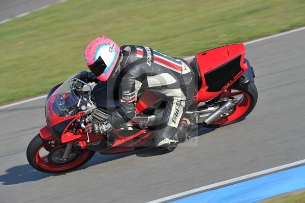 Motorcycle action photographs;Trackday digital images;donington;donington park leicestershire;donington photographs;event digital images;eventdigitalimages;no limits trackday;peter wileman photography;trackday;trackday photos