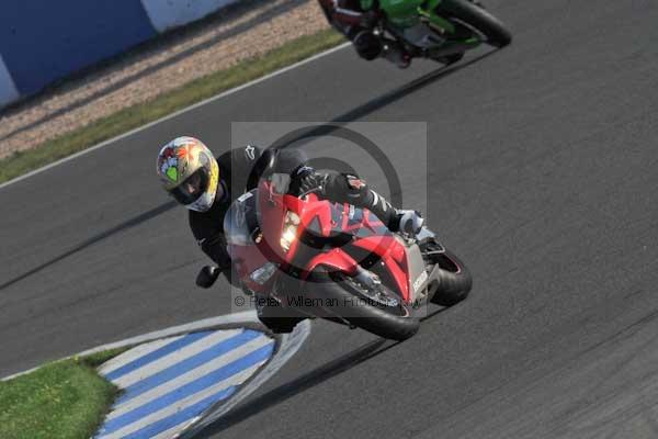 Motorcycle action photographs;Trackday digital images;donington;donington park leicestershire;donington photographs;event digital images;eventdigitalimages;no limits trackday;peter wileman photography;trackday;trackday photos