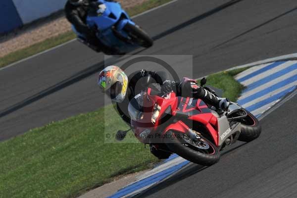Motorcycle action photographs;Trackday digital images;donington;donington park leicestershire;donington photographs;event digital images;eventdigitalimages;no limits trackday;peter wileman photography;trackday;trackday photos