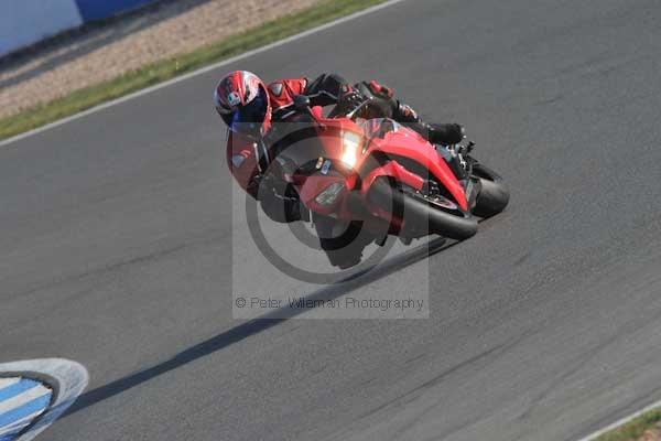 Motorcycle action photographs;Trackday digital images;donington;donington park leicestershire;donington photographs;event digital images;eventdigitalimages;no limits trackday;peter wileman photography;trackday;trackday photos
