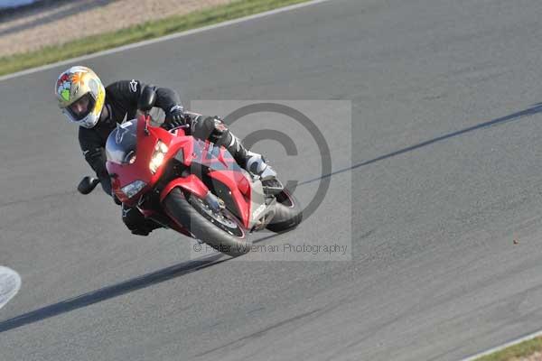 Motorcycle action photographs;Trackday digital images;donington;donington park leicestershire;donington photographs;event digital images;eventdigitalimages;no limits trackday;peter wileman photography;trackday;trackday photos