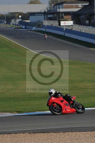Motorcycle action photographs;Trackday digital images;donington;donington park leicestershire;donington photographs;event digital images;eventdigitalimages;no limits trackday;peter wileman photography;trackday;trackday photos