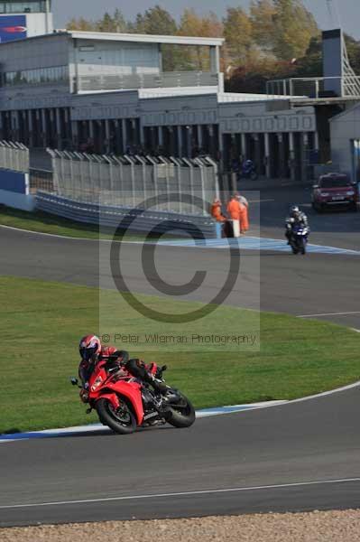 Motorcycle action photographs;Trackday digital images;donington;donington park leicestershire;donington photographs;event digital images;eventdigitalimages;no limits trackday;peter wileman photography;trackday;trackday photos