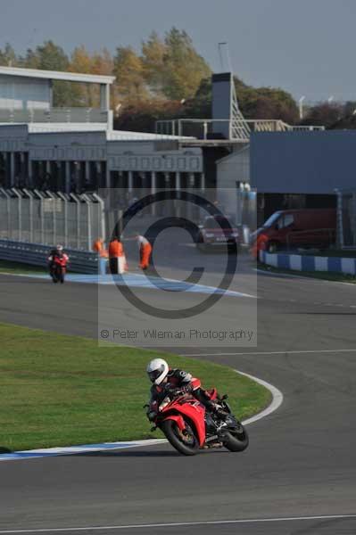 Motorcycle action photographs;Trackday digital images;donington;donington park leicestershire;donington photographs;event digital images;eventdigitalimages;no limits trackday;peter wileman photography;trackday;trackday photos