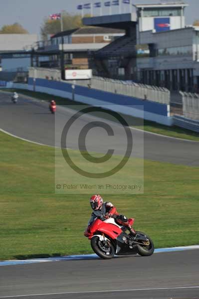 Motorcycle action photographs;Trackday digital images;donington;donington park leicestershire;donington photographs;event digital images;eventdigitalimages;no limits trackday;peter wileman photography;trackday;trackday photos