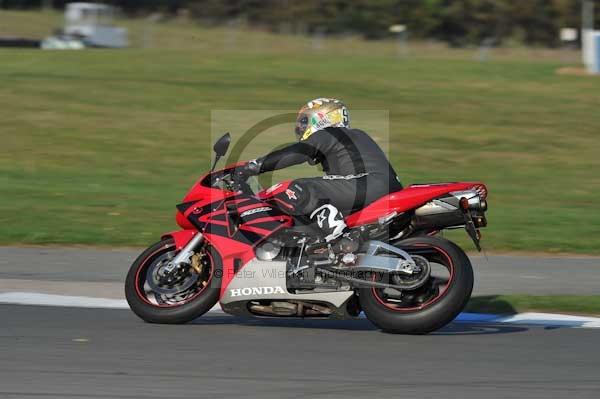 Motorcycle action photographs;Trackday digital images;donington;donington park leicestershire;donington photographs;event digital images;eventdigitalimages;no limits trackday;peter wileman photography;trackday;trackday photos