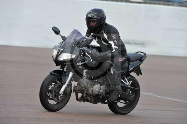 Rockingham no limits trackday;enduro digital images;event digital images;eventdigitalimages;no limits trackdays;peter wileman photography;racing digital images;rockingham raceway northamptonshire;rockingham trackday photographs;trackday digital images;trackday photos