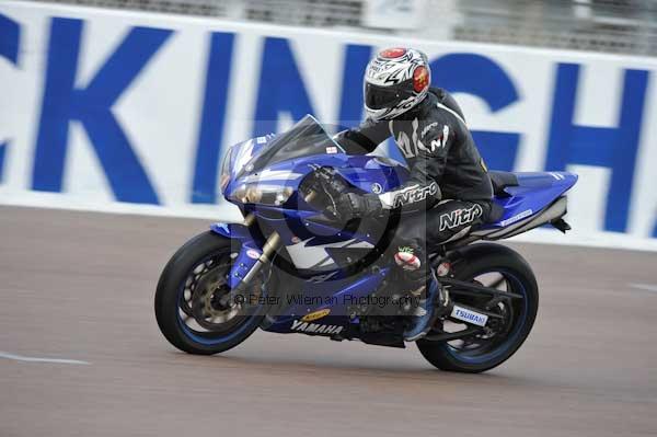 Rockingham no limits trackday;enduro digital images;event digital images;eventdigitalimages;no limits trackdays;peter wileman photography;racing digital images;rockingham raceway northamptonshire;rockingham trackday photographs;trackday digital images;trackday photos