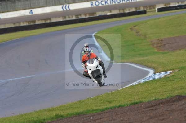 Rockingham no limits trackday;enduro digital images;event digital images;eventdigitalimages;no limits trackdays;peter wileman photography;racing digital images;rockingham raceway northamptonshire;rockingham trackday photographs;trackday digital images;trackday photos