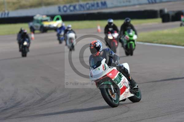 Rockingham no limits trackday;enduro digital images;event digital images;eventdigitalimages;no limits trackdays;peter wileman photography;racing digital images;rockingham raceway northamptonshire;rockingham trackday photographs;trackday digital images;trackday photos