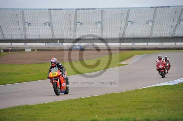 Rockingham no limits trackday;enduro digital images;event digital images;eventdigitalimages;no limits trackdays;peter wileman photography;racing digital images;rockingham raceway northamptonshire;rockingham trackday photographs;trackday digital images;trackday photos