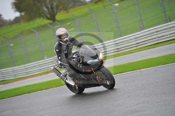 Motorcycle action photographs;Trackday digital images;event digital images;eventdigitalimages;no limits trackday;oulton park;oulton park circuit cheshire;oulton park photographs;peter wileman photography;trackday;trackday photos