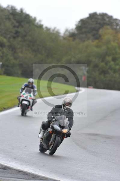 Motorcycle action photographs;Trackday digital images;event digital images;eventdigitalimages;no limits trackday;oulton park;oulton park circuit cheshire;oulton park photographs;peter wileman photography;trackday;trackday photos