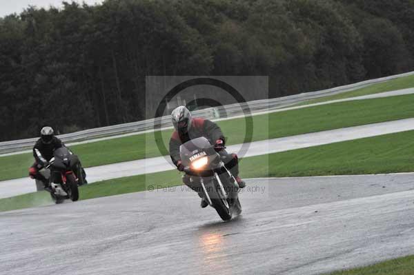 Motorcycle action photographs;Trackday digital images;event digital images;eventdigitalimages;no limits trackday;oulton park;oulton park circuit cheshire;oulton park photographs;peter wileman photography;trackday;trackday photos
