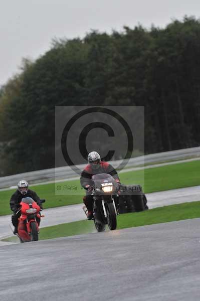 Motorcycle action photographs;Trackday digital images;event digital images;eventdigitalimages;no limits trackday;oulton park;oulton park circuit cheshire;oulton park photographs;peter wileman photography;trackday;trackday photos