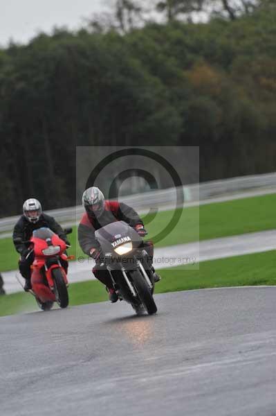 Motorcycle action photographs;Trackday digital images;event digital images;eventdigitalimages;no limits trackday;oulton park;oulton park circuit cheshire;oulton park photographs;peter wileman photography;trackday;trackday photos