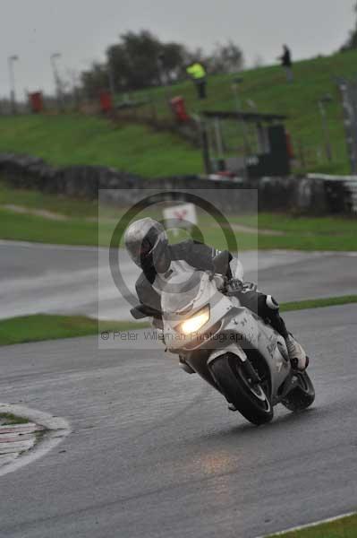 Motorcycle action photographs;Trackday digital images;event digital images;eventdigitalimages;no limits trackday;oulton park;oulton park circuit cheshire;oulton park photographs;peter wileman photography;trackday;trackday photos