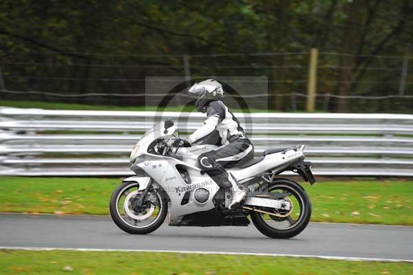 Motorcycle action photographs;Trackday digital images;event digital images;eventdigitalimages;no limits trackday;oulton park;oulton park circuit cheshire;oulton park photographs;peter wileman photography;trackday;trackday photos