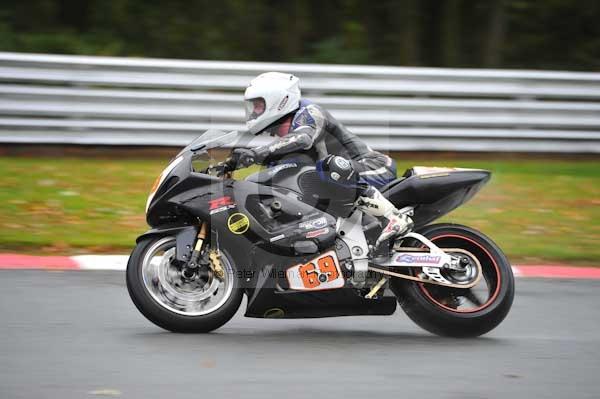Motorcycle action photographs;Trackday digital images;event digital images;eventdigitalimages;no limits trackday;oulton park;oulton park circuit cheshire;oulton park photographs;peter wileman photography;trackday;trackday photos