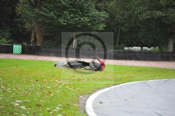 Motorcycle action photographs;Trackday digital images;event digital images;eventdigitalimages;no limits trackday;oulton park;oulton park circuit cheshire;oulton park photographs;peter wileman photography;trackday;trackday photos