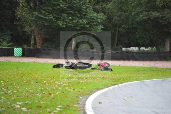 Motorcycle action photographs;Trackday digital images;event digital images;eventdigitalimages;no limits trackday;oulton park;oulton park circuit cheshire;oulton park photographs;peter wileman photography;trackday;trackday photos