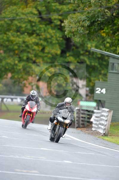 Motorcycle action photographs;Trackday digital images;event digital images;eventdigitalimages;no limits trackday;oulton park;oulton park circuit cheshire;oulton park photographs;peter wileman photography;trackday;trackday photos