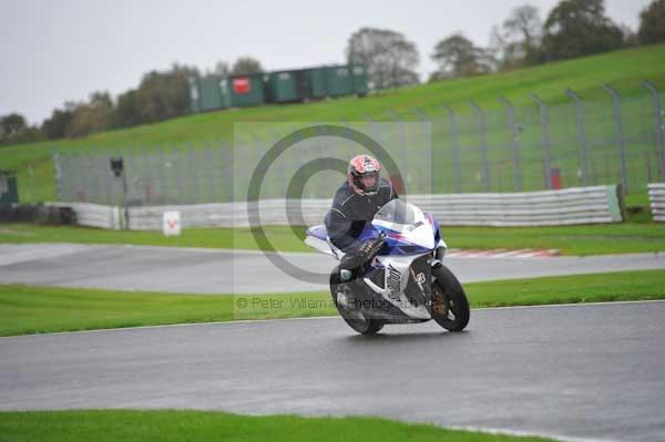 Motorcycle action photographs;Trackday digital images;event digital images;eventdigitalimages;no limits trackday;oulton park;oulton park circuit cheshire;oulton park photographs;peter wileman photography;trackday;trackday photos