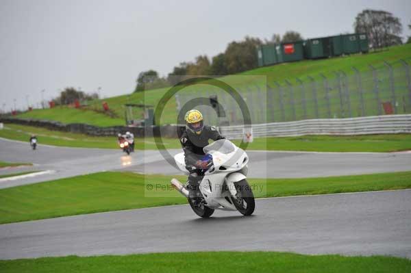Motorcycle action photographs;Trackday digital images;event digital images;eventdigitalimages;no limits trackday;oulton park;oulton park circuit cheshire;oulton park photographs;peter wileman photography;trackday;trackday photos