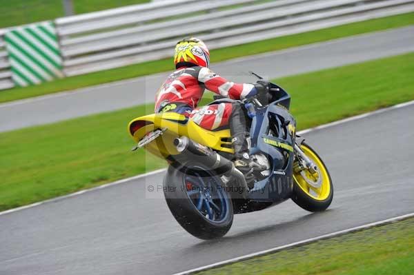 Motorcycle action photographs;Trackday digital images;event digital images;eventdigitalimages;no limits trackday;oulton park;oulton park circuit cheshire;oulton park photographs;peter wileman photography;trackday;trackday photos