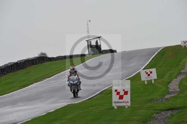 Motorcycle action photographs;Trackday digital images;event digital images;eventdigitalimages;no limits trackday;oulton park;oulton park circuit cheshire;oulton park photographs;peter wileman photography;trackday;trackday photos