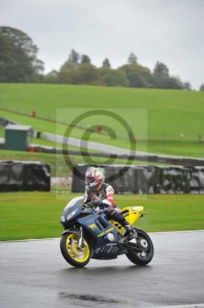 Motorcycle action photographs;Trackday digital images;event digital images;eventdigitalimages;no limits trackday;oulton park;oulton park circuit cheshire;oulton park photographs;peter wileman photography;trackday;trackday photos