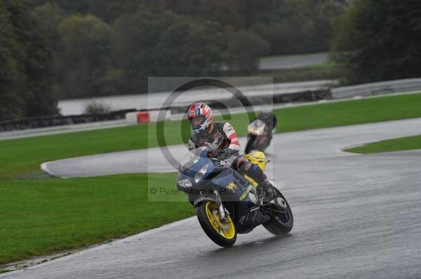 Motorcycle action photographs;Trackday digital images;event digital images;eventdigitalimages;no limits trackday;oulton park;oulton park circuit cheshire;oulton park photographs;peter wileman photography;trackday;trackday photos