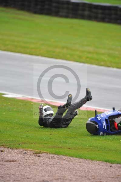 Motorcycle action photographs;Trackday digital images;event digital images;eventdigitalimages;no limits trackday;oulton park;oulton park circuit cheshire;oulton park photographs;peter wileman photography;trackday;trackday photos