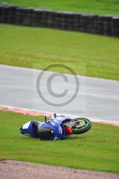 Motorcycle action photographs;Trackday digital images;event digital images;eventdigitalimages;no limits trackday;oulton park;oulton park circuit cheshire;oulton park photographs;peter wileman photography;trackday;trackday photos