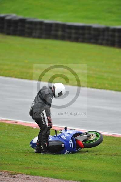Motorcycle action photographs;Trackday digital images;event digital images;eventdigitalimages;no limits trackday;oulton park;oulton park circuit cheshire;oulton park photographs;peter wileman photography;trackday;trackday photos