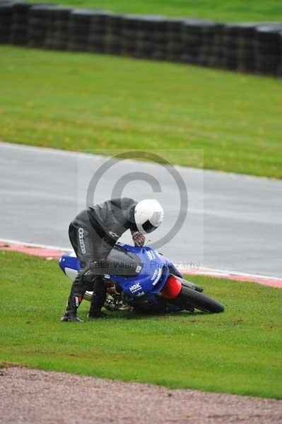 Motorcycle action photographs;Trackday digital images;event digital images;eventdigitalimages;no limits trackday;oulton park;oulton park circuit cheshire;oulton park photographs;peter wileman photography;trackday;trackday photos
