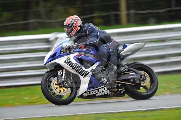 Motorcycle action photographs;Trackday digital images;event digital images;eventdigitalimages;no limits trackday;oulton park;oulton park circuit cheshire;oulton park photographs;peter wileman photography;trackday;trackday photos