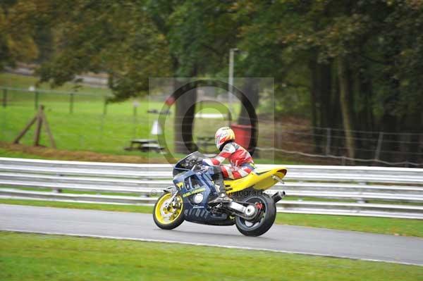 Motorcycle action photographs;Trackday digital images;event digital images;eventdigitalimages;no limits trackday;oulton park;oulton park circuit cheshire;oulton park photographs;peter wileman photography;trackday;trackday photos