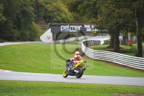 Motorcycle action photographs;Trackday digital images;event digital images;eventdigitalimages;no limits trackday;oulton park;oulton park circuit cheshire;oulton park photographs;peter wileman photography;trackday;trackday photos