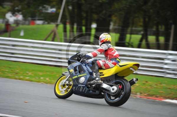 Motorcycle action photographs;Trackday digital images;event digital images;eventdigitalimages;no limits trackday;oulton park;oulton park circuit cheshire;oulton park photographs;peter wileman photography;trackday;trackday photos